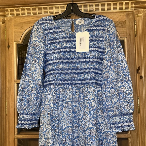 PINK CITY PRINTS

Ornate Sky Isabel New Dress - Picture 8 of 15